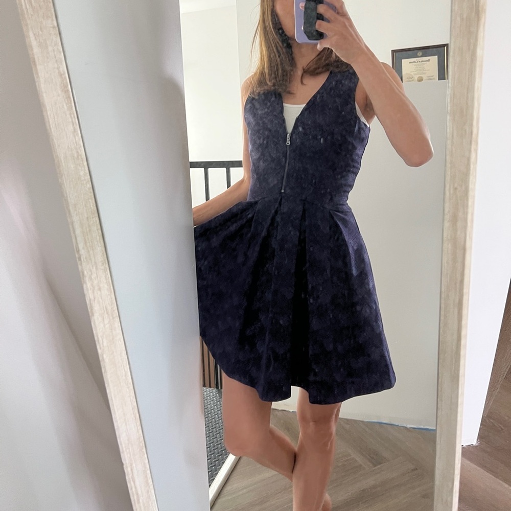 Guess mini dress in purple - Picture 3 of 6